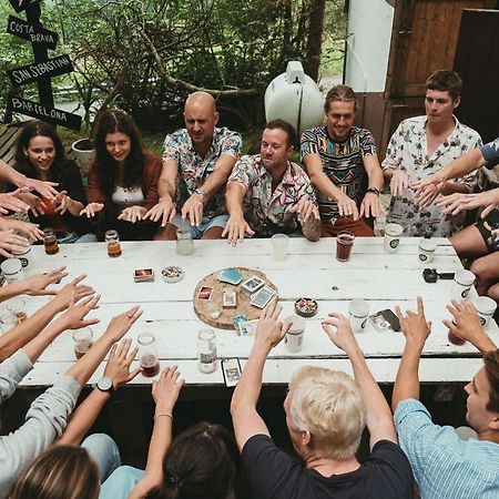 Surf Camp San Sebastian Partyhostel Aia ภายนอก รูปภาพ