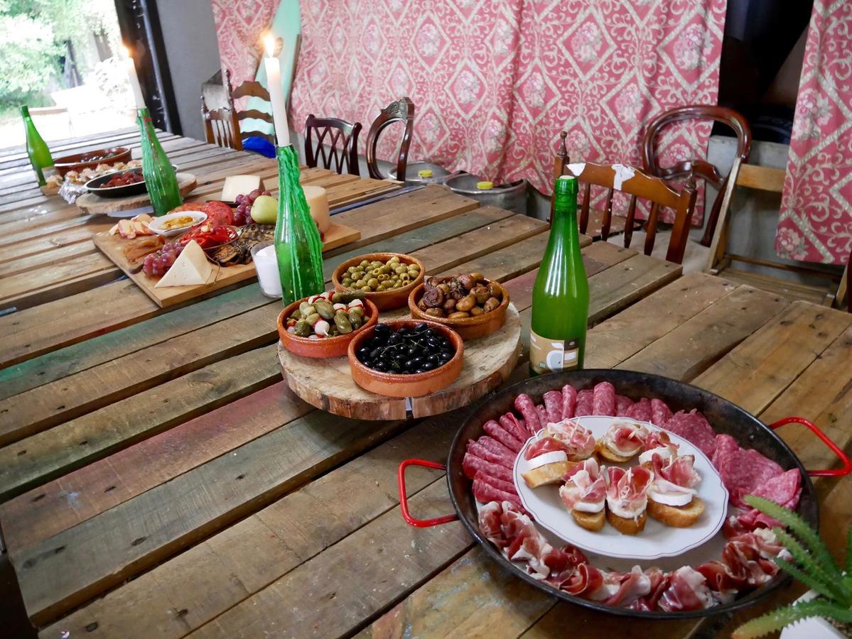 Surf Camp San Sebastian Partyhostel Aia ภายนอก รูปภาพ