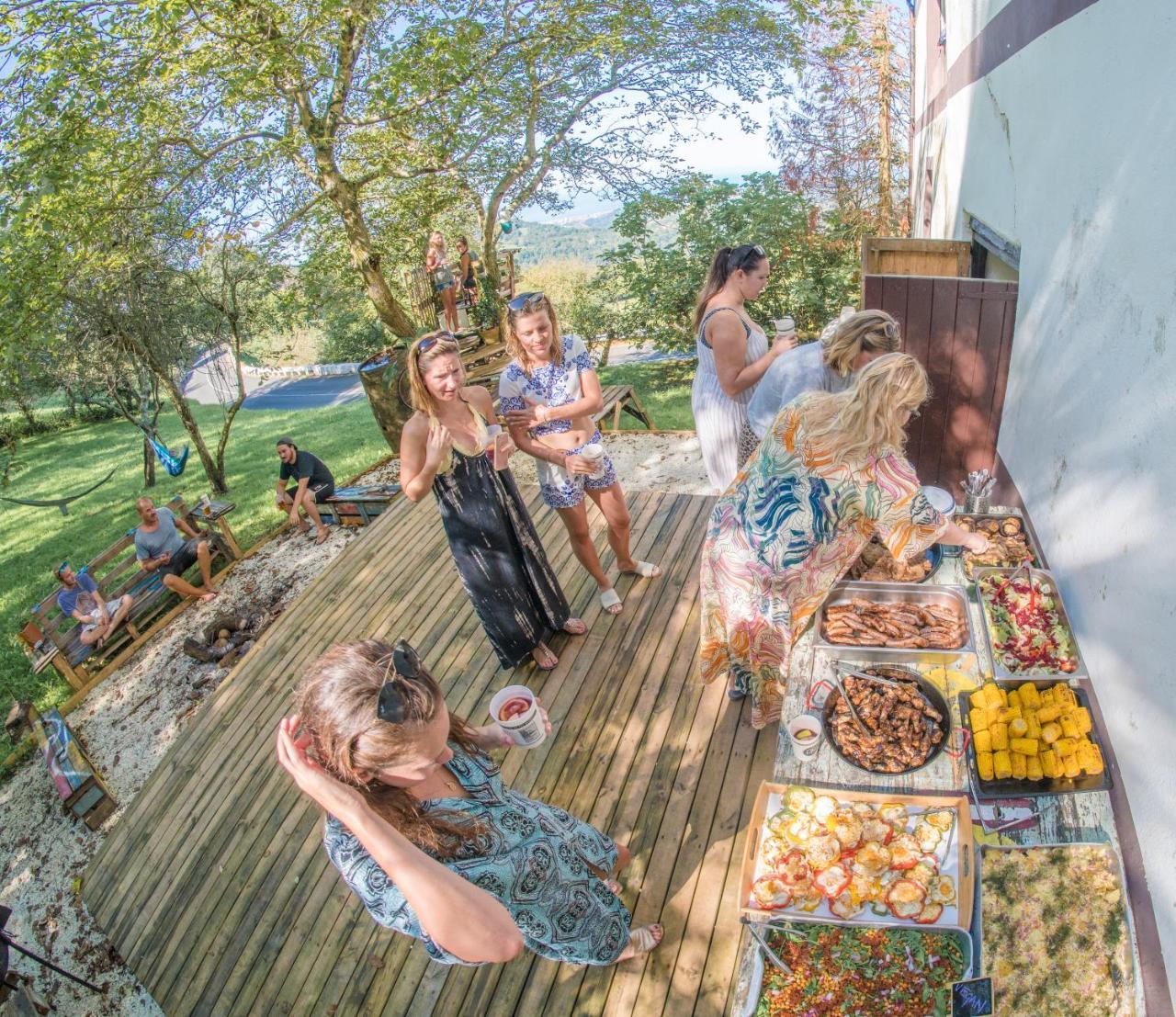Surf Camp San Sebastian Partyhostel Aia ภายนอก รูปภาพ