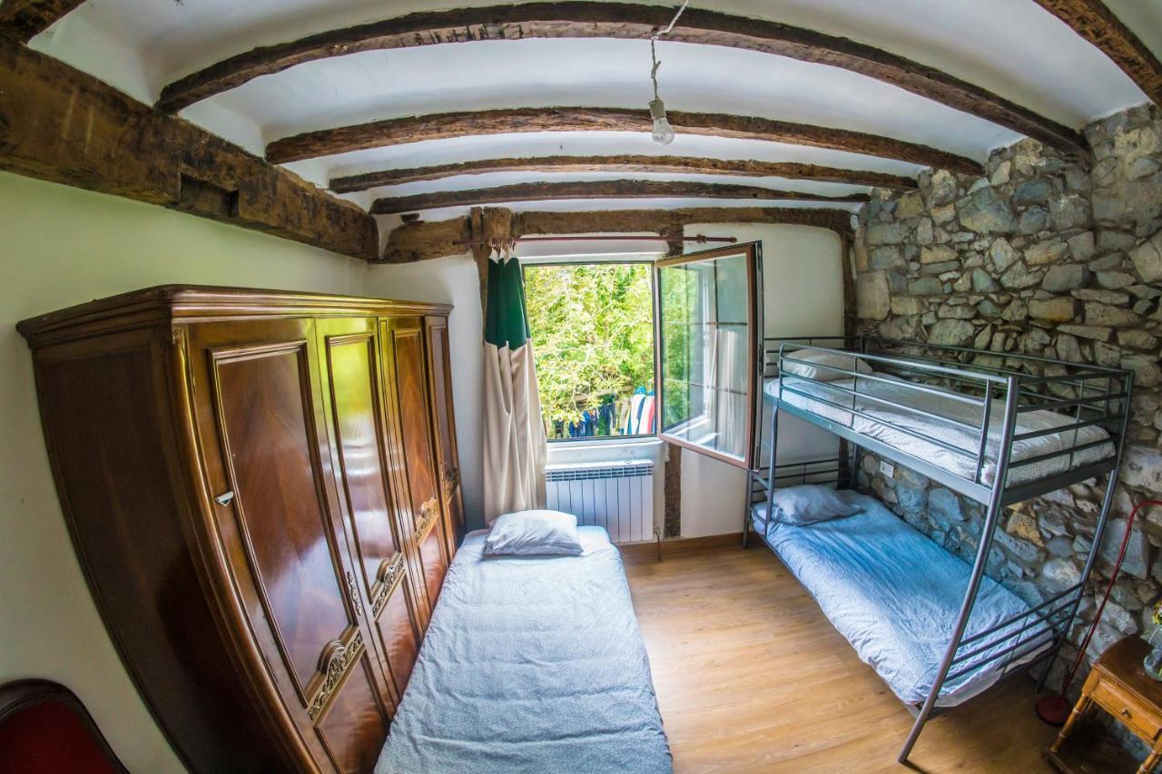 Surf Camp San Sebastian Partyhostel Aia ภายนอก รูปภาพ
