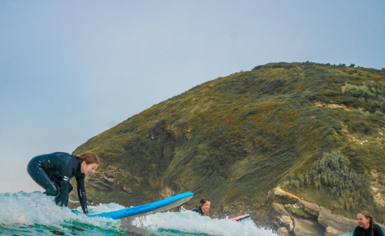 Surf Camp San Sebastian Partyhostel Aia ภายนอก รูปภาพ